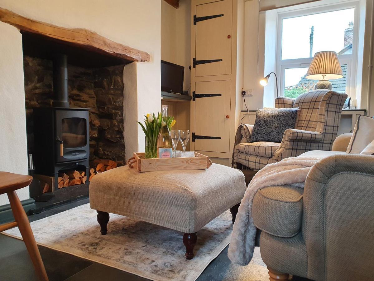 Cosy Cottage In Heart Of Llangollen Esterno foto