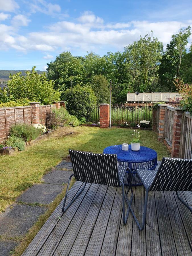 Cosy Cottage In Heart Of Llangollen Esterno foto