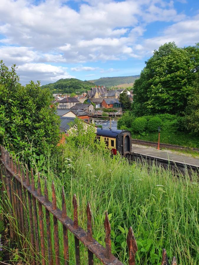 Cosy Cottage In Heart Of Llangollen Esterno foto