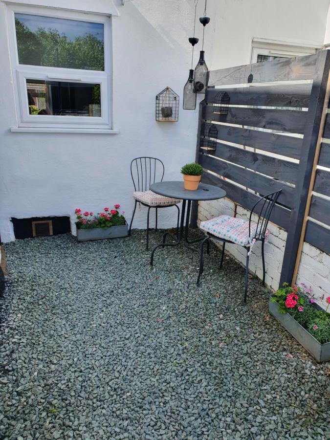 Cosy Cottage In Heart Of Llangollen Esterno foto